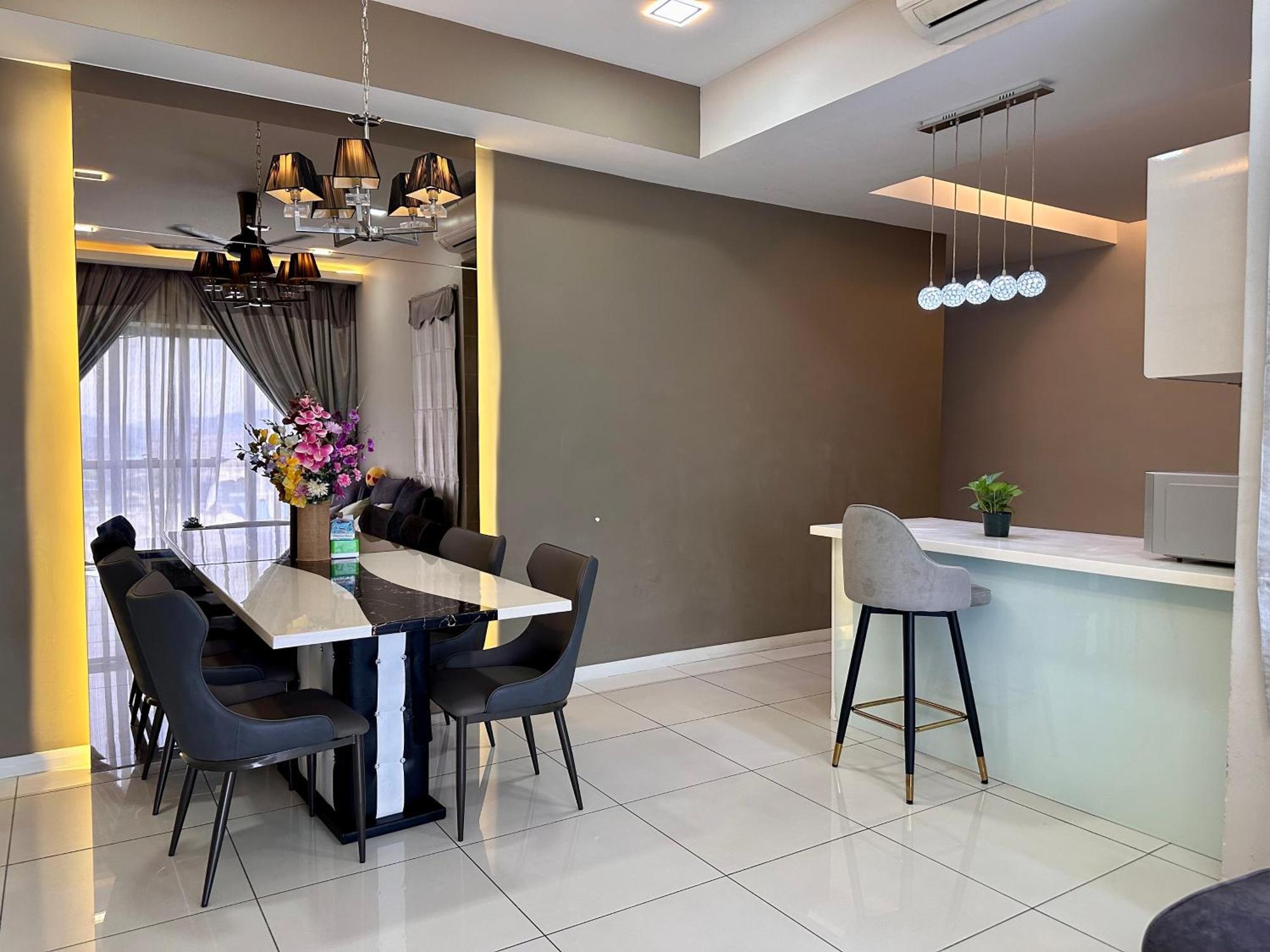 Takuro Homestay Петалинг Джая Екстериор снимка