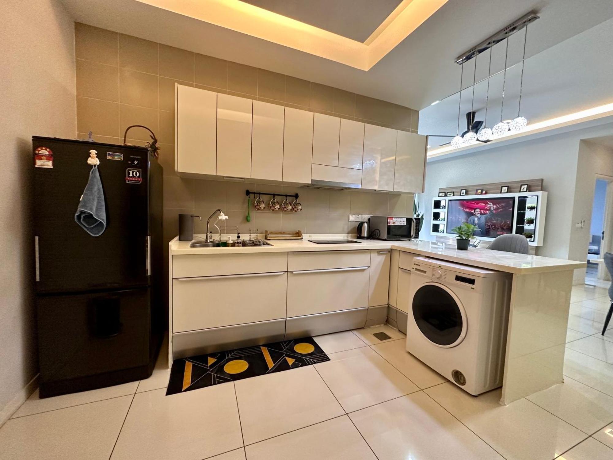 Takuro Homestay Петалинг Джая Екстериор снимка